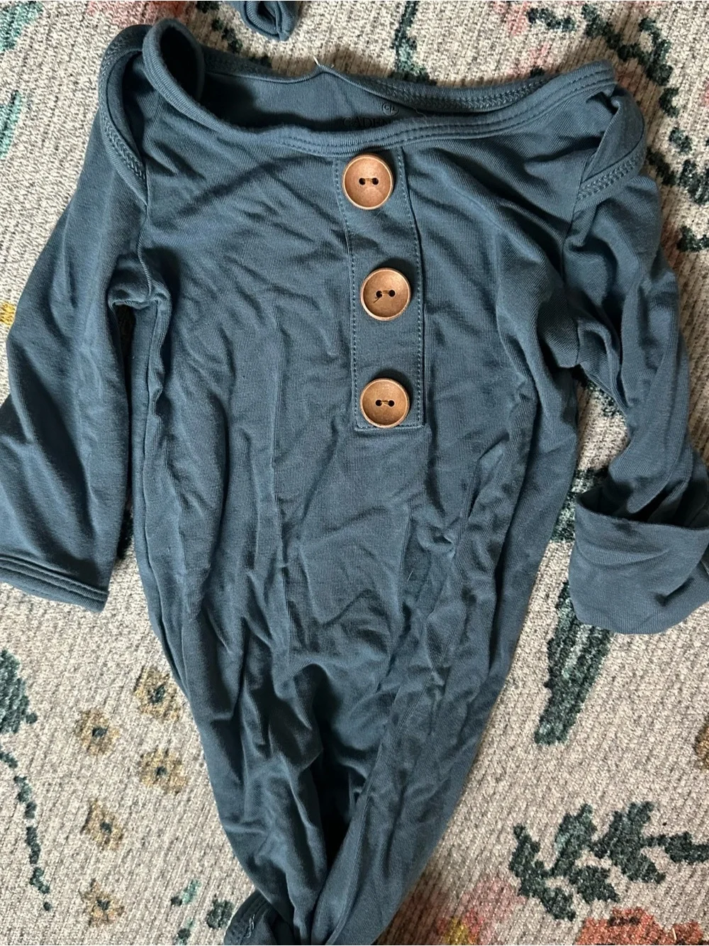 Caden lane NWOT matching blue cap and gown bamboo set